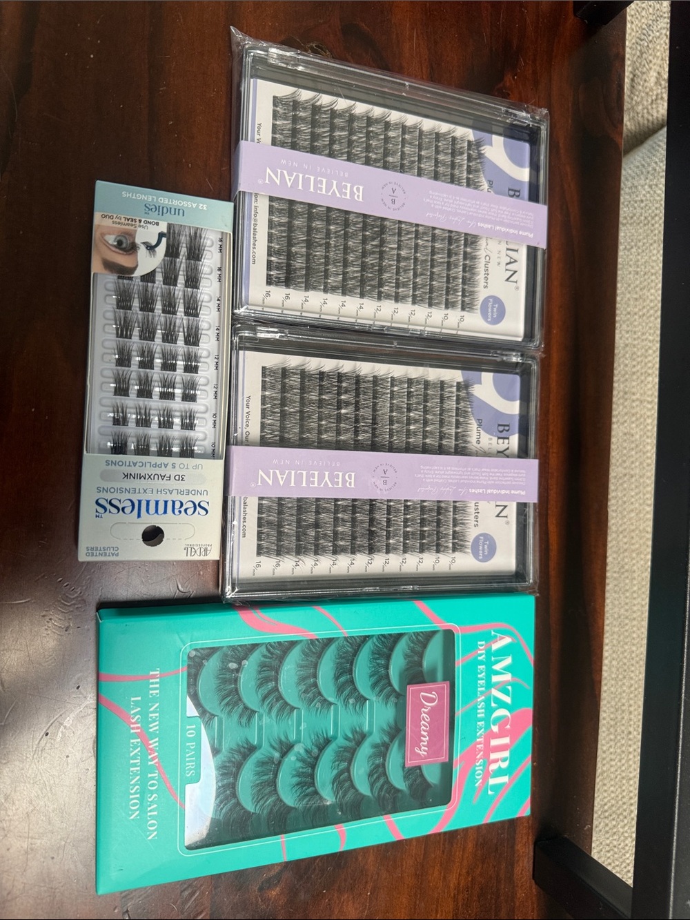 Assorted eyelash extension trays